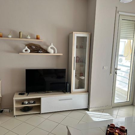 Sunrise Apartment Near The Center Tirana Exterior photo